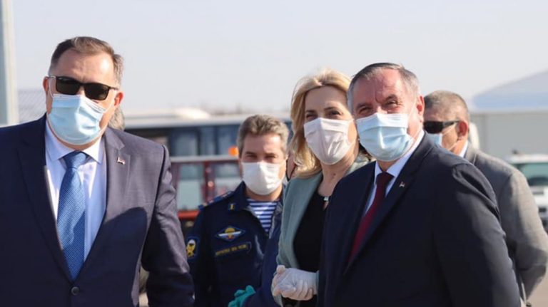 Nakon afere “RESPIRATORI” MILORADU DODIKU i ostalim gori pod nogama! Nakon afere “RESPIRATORI” MILORADU DODIKU i ostalim gori pod nogama!