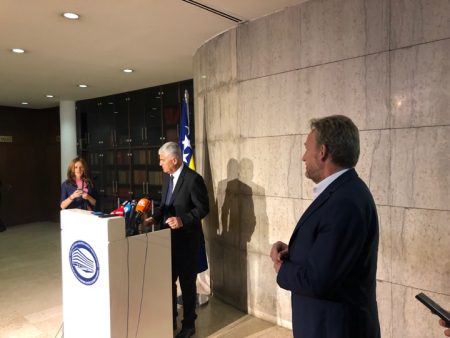 DVA I DVA ČETIRI Rasprava Čovića i Izetbegovića: Šta su dogovorili oko raspodjele novca MMF-a