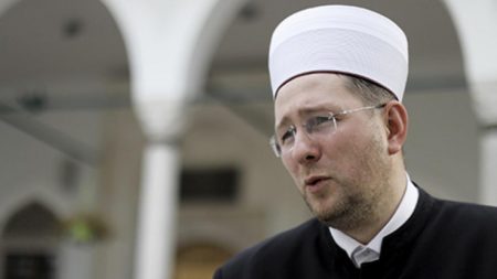 Građani potpisuju peticiju podrške ef. Musiću. Od reisa Kavazovića traže da odbaci ostavku glavnog sarajevskog imama