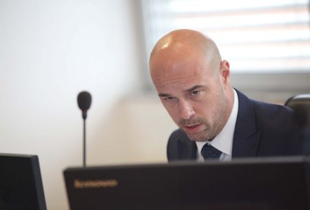 Tegetija od ‘potkivanja’ do ‘raskivanja’ pravosuđa