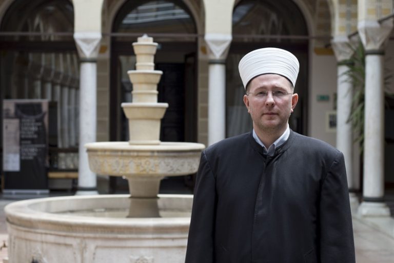 Zašto su muslimani zaostali Zašto su muslimani zaostali