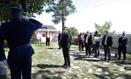 Komšiću dodijeljeno priznanje ‘Počasni građanin grada Živinice’