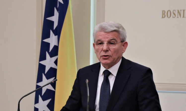 Džaferović: Pozivam Milanovića da odustane od uručivanja odlikovanja optuženom za ratne zločine, to bi dodatno opteretilo odnose BiH i Hrvatske