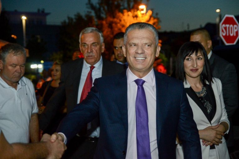 RADIO PROTIV STRANAČKIH INTERESA: Radončić izbacio Dedeića iz SBB-a RADIO PROTIV STRANAČKIH INTERESA: Radončić izbacio Dedeića iz SBB-a