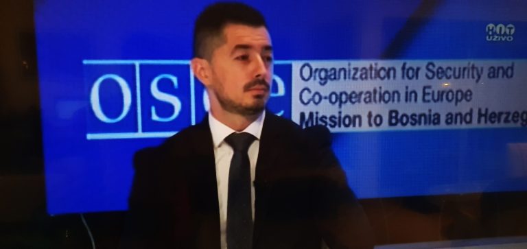 POLITIČKA DEBATA NA HIT TV Bulčević prisutan, Kadrić nije skupio hrabrosti… POLITIČKA DEBATA NA HIT TV Bulčević prisutan, Kadrić nije skupio hrabrosti…