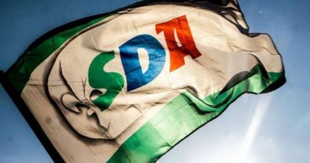 SDA na društvenim mrežama k’o Alisa u zemlji čuda – ovo je Bakirova “vojska” sa kojom je najavio trku