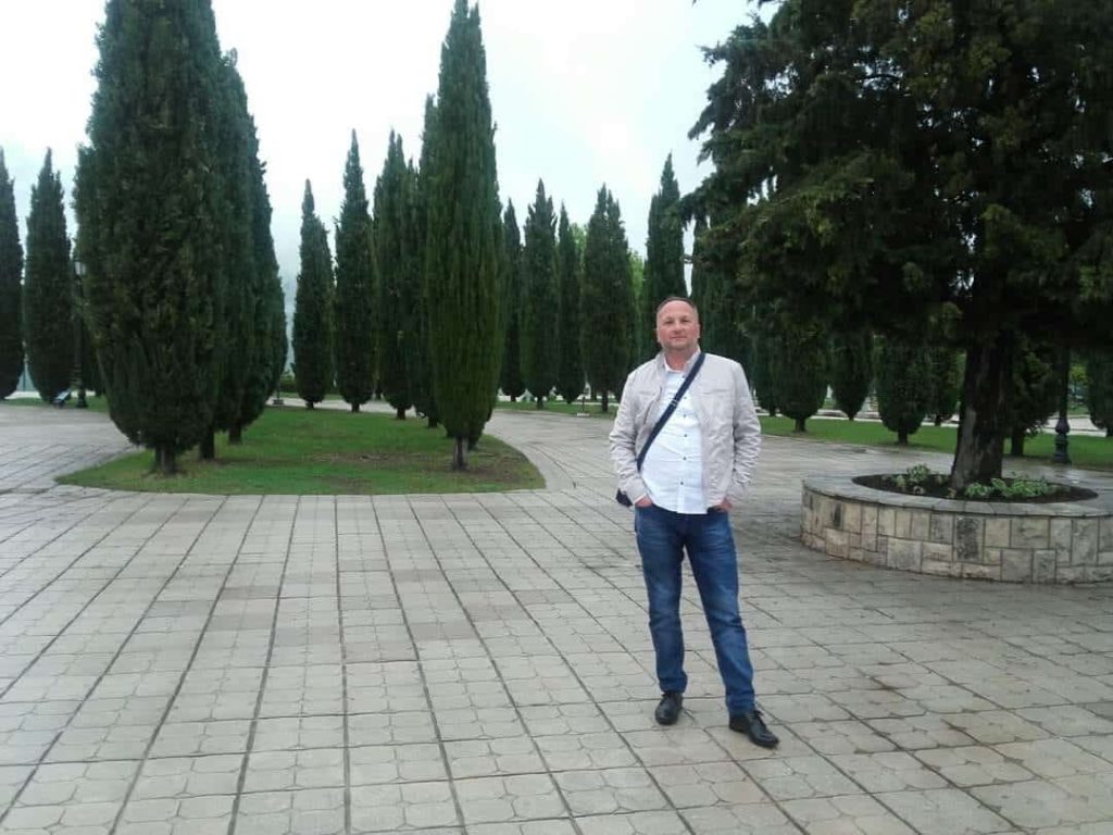 Nacionalistički ringišpil, važno je da se okreće.