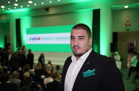 Super beba opet jadikuje: Smiju mi se što sam rekao “pandemija smoga”