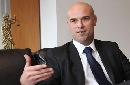 Tegeltija optužio članove VSTV-a da lažu, kaže da će “razmisliti” o ostavci