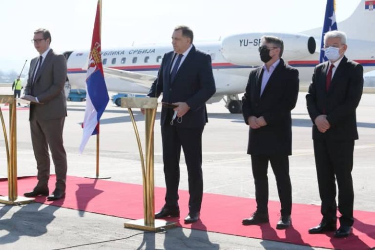 Vakcina koju je Vučić donirao nije odobrena, proizvedena je u Indiji! Vakcina koju je Vučić donirao nije odobrena, proizvedena je u Indiji!