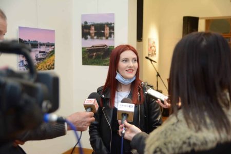 Mlada talentovana brčanka ZERINA KURTOVIĆ predstavila izložbu digitalne fotografije ‘Koračajući kroz Brčko’