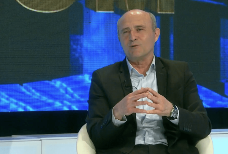 ZORAN BULATOVIĆ šef obrazovanja vlade Brčko distrikta BiH zamajava javnost! Zastupnik SENAD OSMANOVIĆ nije dočekao kraj mandata na poziciji šefa odjeljenja za obrazovanje jer je podnio samoincijativnu ostavku prije isteka svog mandata! ZORAN BULATOVIĆ šef obrazovanja vlade Brčko distrikta BiH zamajava javnost! Zastupnik SENAD OSMANOVIĆ nije dočekao kraj mandata na poziciji šefa odjeljenja za obrazovanje jer je podnio samoincijativnu ostavku prije isteka svog mandata!