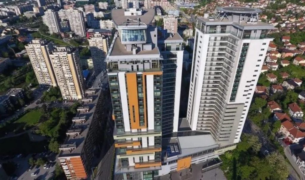 SVI NA ULICE NEK PADNU BOTOVSKE PUDLICE! – Večeras okupljanje ispred Face TV-a u znak podrške Hadžifejzoviću