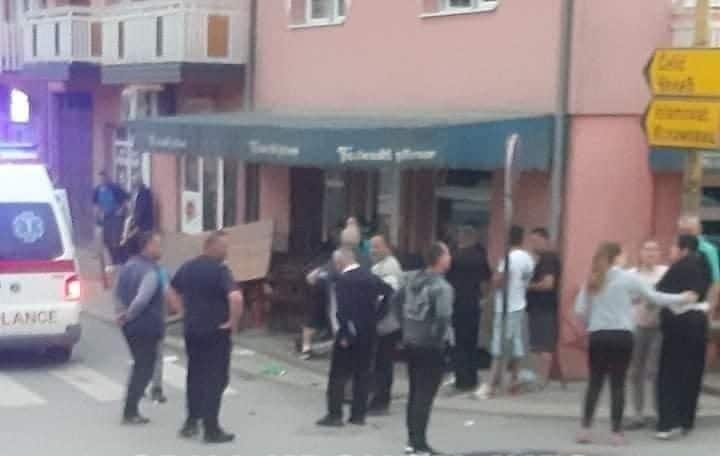 GORNJI RAHIĆ: Automobilom udario goste koji su sjedili u ugostiteljskom objektu GORNJI RAHIĆ: Automobilom udario goste koji su sjedili u ugostiteljskom objektu