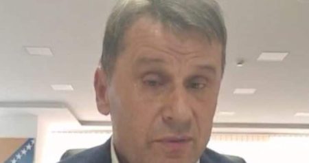 Fadil Novalić se rasplakao na Facebooku: Kada su od mene pokušali da naprave lopova, podvukao sam crtu i rekao dosta