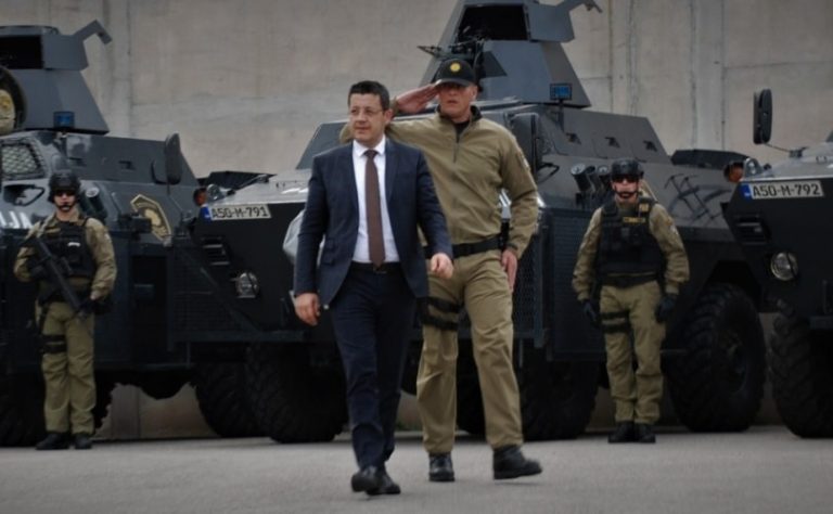 Aljoša Čampara čuvar sigurnosti Bosne i Hercegovine, upoznajte nove generacije funckionera koje svojim zalaganjem i radom vode našu državu ka Europskom putu Aljoša Čampara čuvar sigurnosti Bosne i Hercegovine, upoznajte nove generacije funckionera koje svojim zalaganjem i radom vode našu državu ka Europskom putu