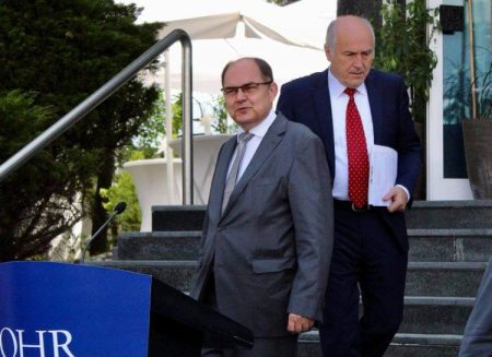 Christian Schmidt posegnuo za bonskim ovlastima: OHR suspendira Zakon o imovini RS