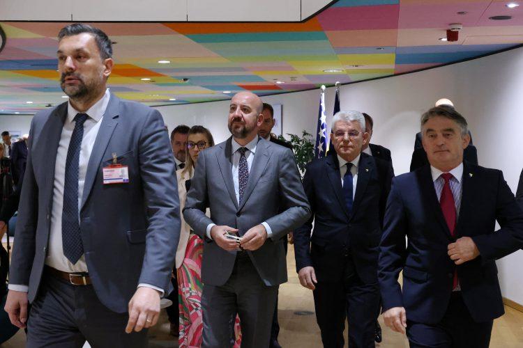 Pogledajte sadržaj dokumenta koji danas u Briselu trebaju potpisati bh. zvaničnici! Pogledajte sadržaj dokumenta koji danas u Briselu trebaju potpisati bh. zvaničnici!