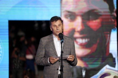 Premijer FBiH Fadil Novalić izviždan na ceremoniji svečanog dočeka Lane Pudar u Mostaru (VIDEO)