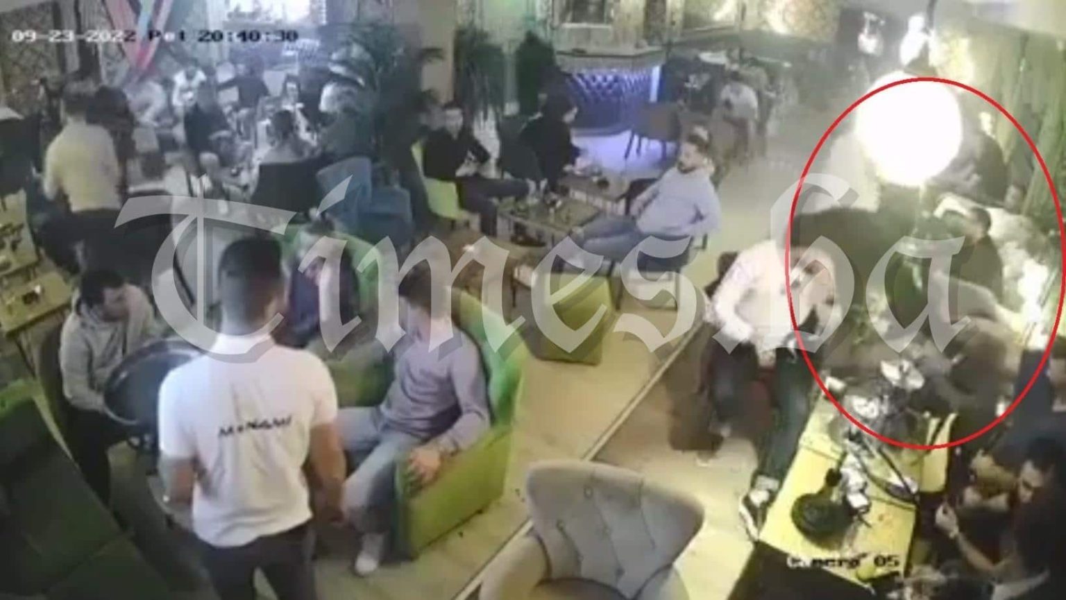 STRAŠNI PRIZORI IZ BRČKOG: U ugostiteljskom objektu brutalno pretučen mladić!