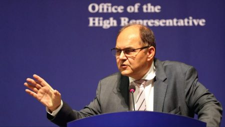 Visoki predstavnik Christian Schmidt najavio da uvodi elektronsko glasanje do sledećih izbora!