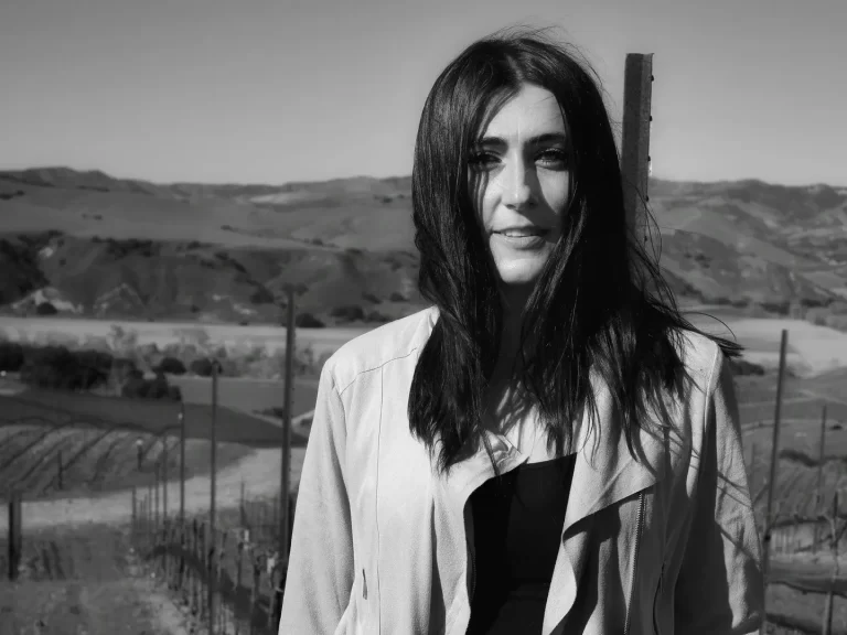 Samra Morris, prva žena iz BiH koja proizvodi vino u Kaliforniji Samra Morris, prva žena iz BiH koja proizvodi vino u Kaliforniji