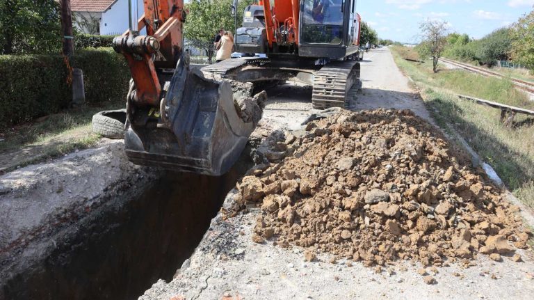 Projekat vrijedan 630.000 KM, za dva mjeseca trajno se rješava problem fekalne kanalizacije za oko 300 domaćinstava u naselju Stari Rasadnik