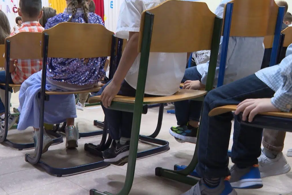 Đaci opet u klupama: Spisak svih odobrenih udžbenika za osnovne i srednje škole u FBIH