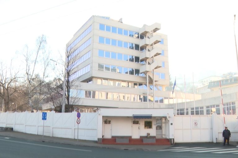 OHR za N1 o promjeni nastavnog plana u RS: Programi čiji je cilj izmišljanje i relativizacija utvrđenih istorijskih činjenica su teret za nove generacije OHR za N1 o promjeni nastavnog plana u RS: Programi čiji je cilj izmišljanje i relativizacija utvrđenih istorijskih činjenica su teret za nove generacije