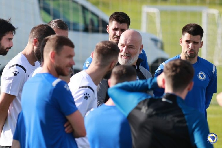 Zmajevi će se danas okupiti pred mečeve elitne Lige nacija: Barbarez bh. tim očekuje u Eindhovenu Zmajevi će se danas okupiti pred mečeve elitne Lige nacija: Barbarez bh. tim očekuje u Eindhovenu