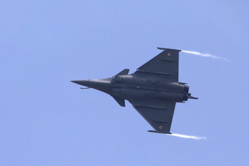 Hezbollah izveo najdublje raketne napade dosad, Izrael napao Libanon iz zraka