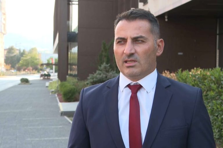 Načelnik Kaknja: Jedan od poginulih je više puta vozio tim terenom, neshvatljivo je šta im se desilo Načelnik Kaknja: Jedan od poginulih je više puta vozio tim terenom, neshvatljivo je šta im se desilo