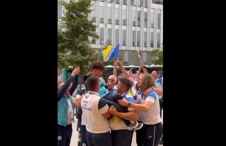 Ismail Barlov imao emotivan doček nakon srebre medalje, pogledajte video (VIDEO)