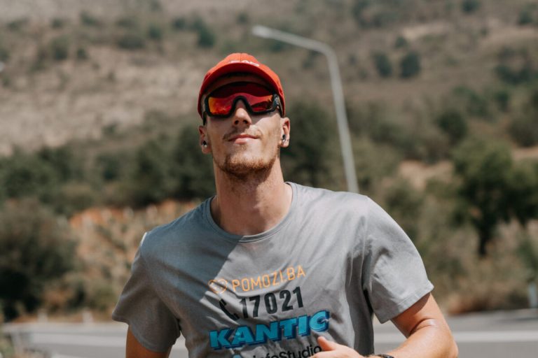 (FOTO) Faruk Suljović prelazi posljednje kilometre za liječenje oboljelih od raka: Sutra osvaja Olimp!