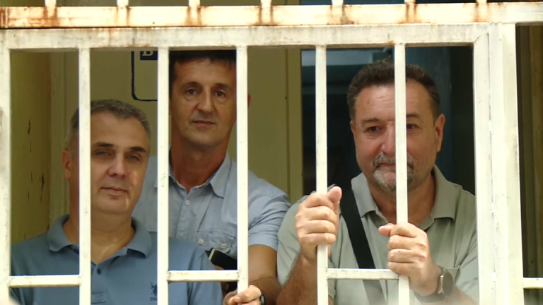 Prosvjetarima HNK zabranjen štrajk: “Ovo je nečuveno i može se porediti sa Sjevernom Korejom i Putinovom Rusijom” Prosvjetarima HNK zabranjen štrajk: “Ovo je nečuveno i može se porediti sa Sjevernom Korejom i Putinovom Rusijom”