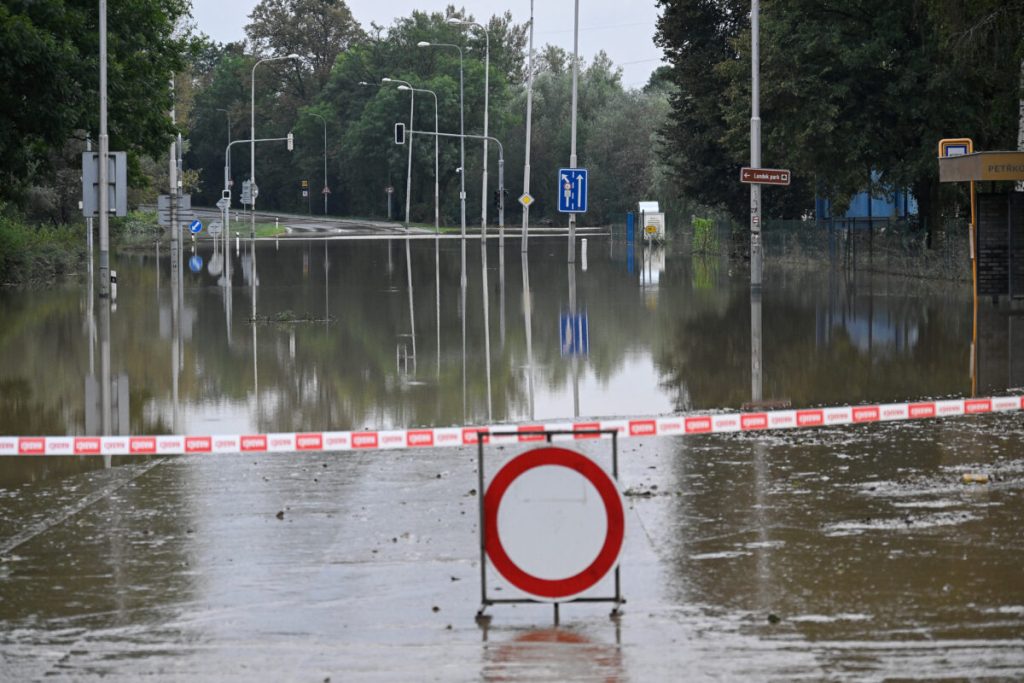 Gradonačelnik pozvao stanovnike da se “popnu na brdo”, raste broj mrtvih