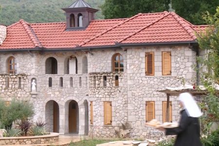 Nency i Patrick rasprodali svu svoju imovinu u Kanadi i sagradilo dvorac u Međugorju