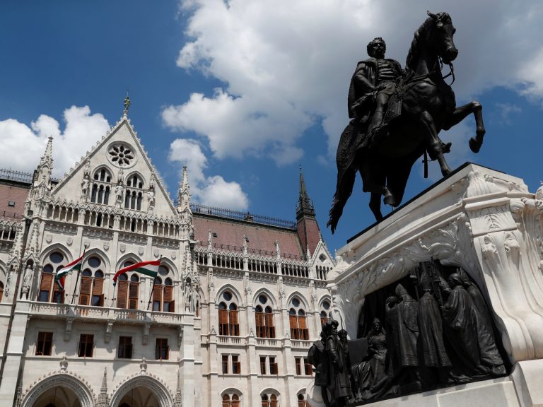 Budimpešta ne plaća kazne, Brisel uzima novac iz fondova za Mađarsku | Mađarska Vijesti