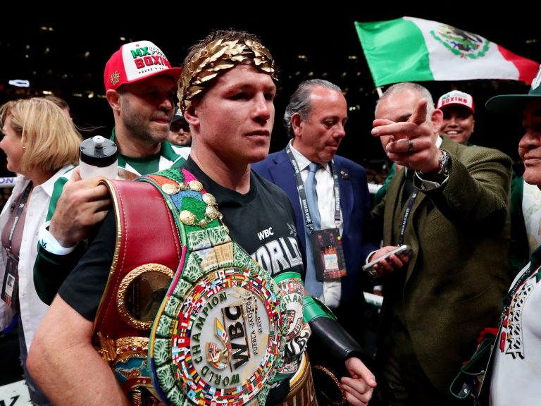 ‘Canelo’ Alvarez udario Berlangu da zadrži boksačke pojaseve u super srednjoj kategoriji | Boxing News