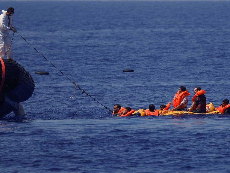 UNHCR: Gotovo 20 migranata nestalo nakon prevrtanja čamca u Sredozemnom moru | Italija Vijesti UNHCR: Gotovo 20 migranata nestalo nakon prevrtanja čamca u Sredozemnom moru | Italija Vijesti