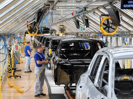 Volkswagen duguje pet milijardi eura, ne isključuje otpuštanja i zatvaranje fabrika | Njemačka Vijesti