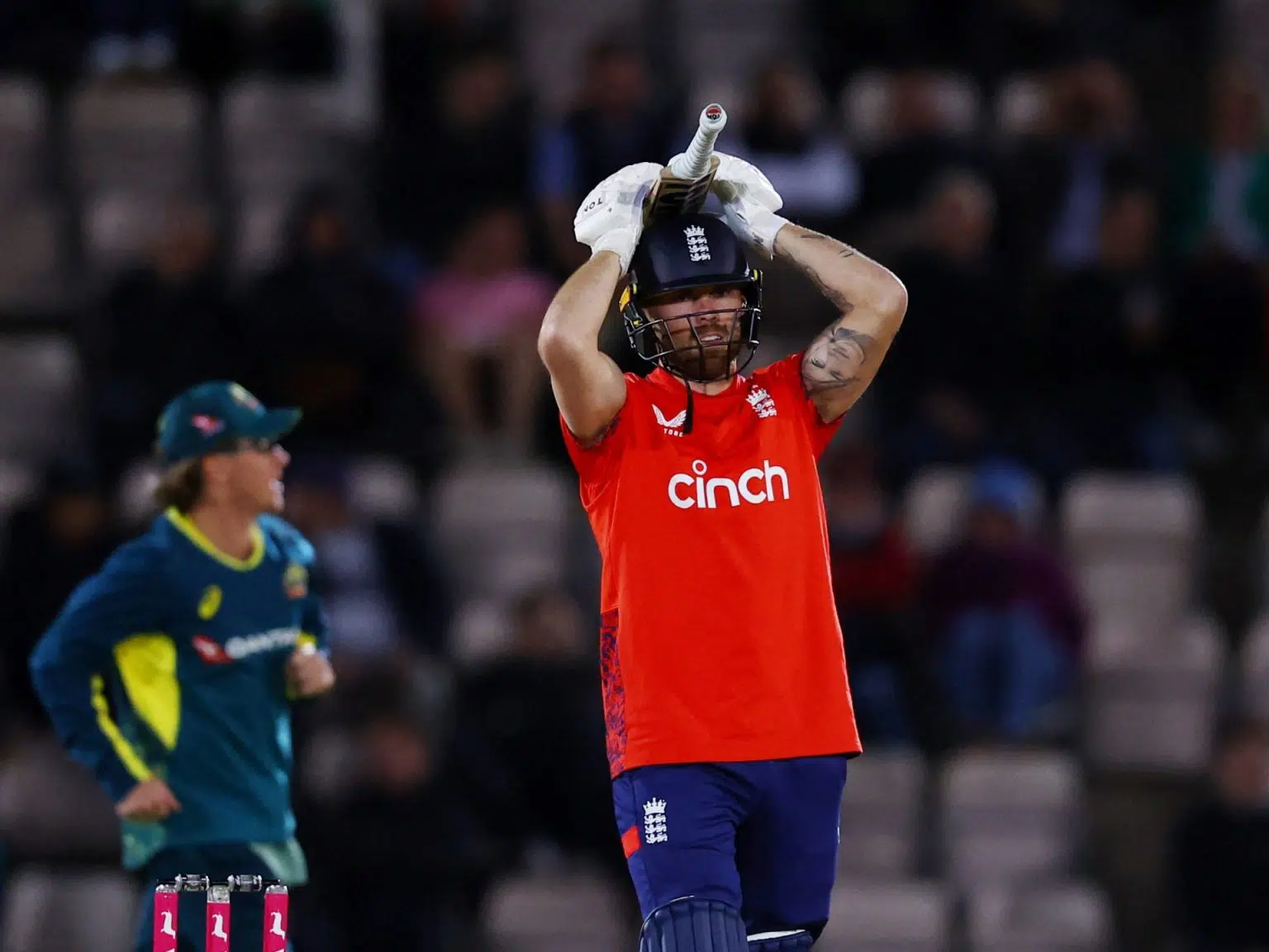 Australija dominira u Engleskoj novog izgleda u otvaranju T20 serije od tri utakmice