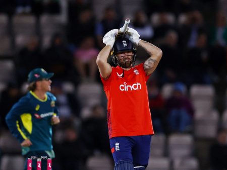 Australija dominira u Engleskoj novog izgleda u otvaranju T20 serije od tri utakmice