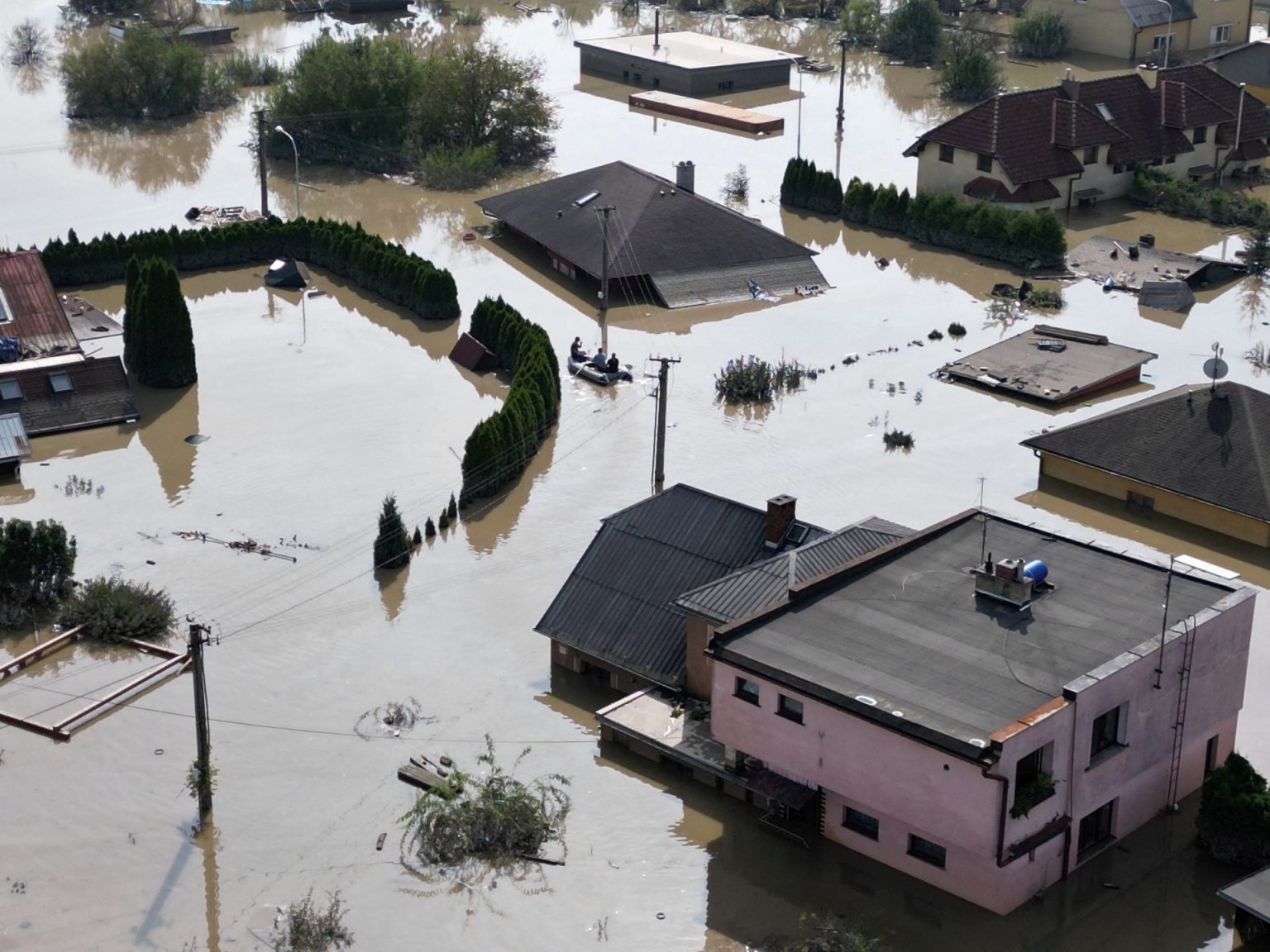 Regionalni izbori u Češkoj uprkos poplavama | Češka Vijesti