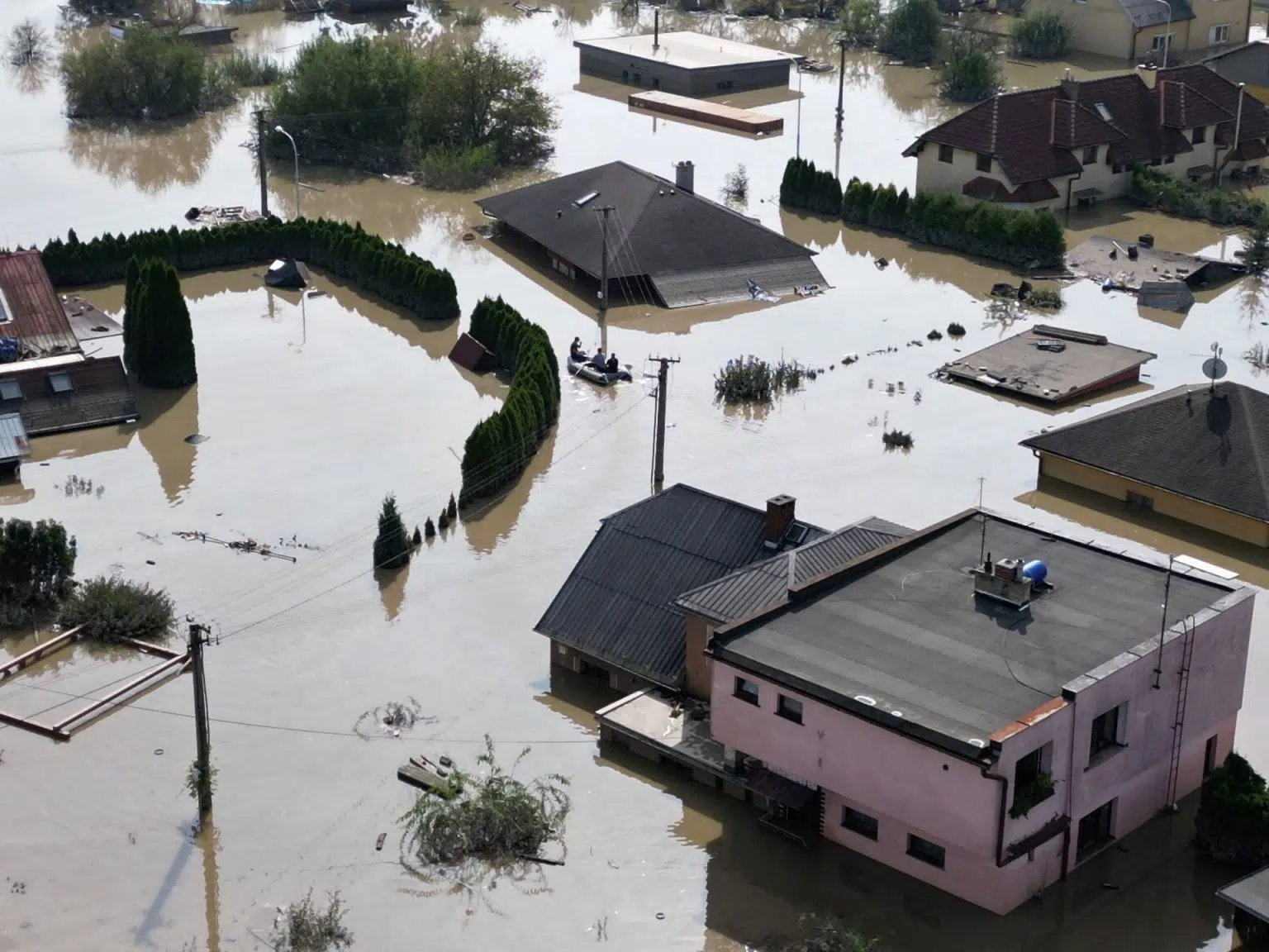 Regionalni izbori u Češkoj uprkos poplavama | Češka Vijesti