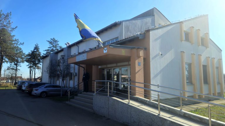 Počeli su radovi na uređenju i nasipanju poljskih puteva