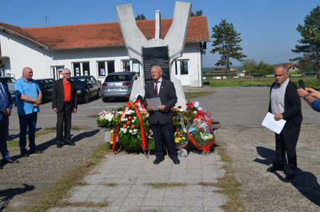 Gradonačelnik položio vijenac u Bukviku povodom obilježavanja 81. godišnjice od formiranja Šesnaeste  muslimanske narodnooslobodilačke udarne brigade