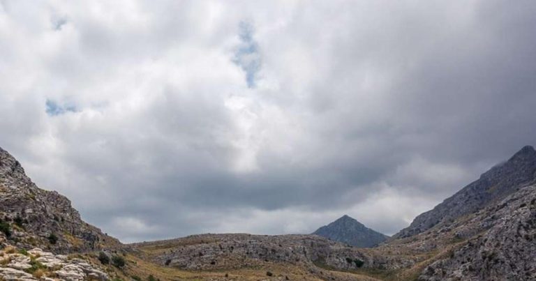 U BiH jutros uglavnom oblačno vrijeme, na jugoistoku Bosne slaba kiša U BiH jutros uglavnom oblačno vrijeme, na jugoistoku Bosne slaba kiša
