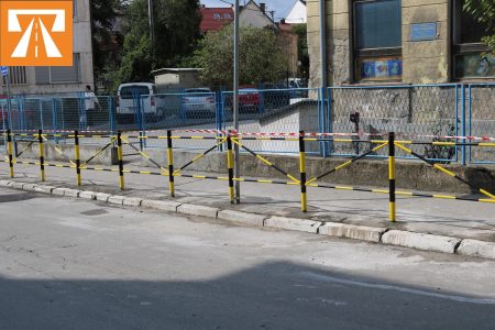JP PUTEVI BRČKO: Postavljena nova zaštitna ograda za zaštitu pješaka i kanalisanje pješačkih toko…