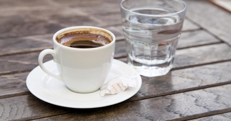 Šalica kave od 2 KM nije se dugo zadržala!? Slijede nova poskupljenja, moguća i nestašica Šalica kave od 2 KM nije se dugo zadržala!? Slijede nova poskupljenja, moguća i nestašica